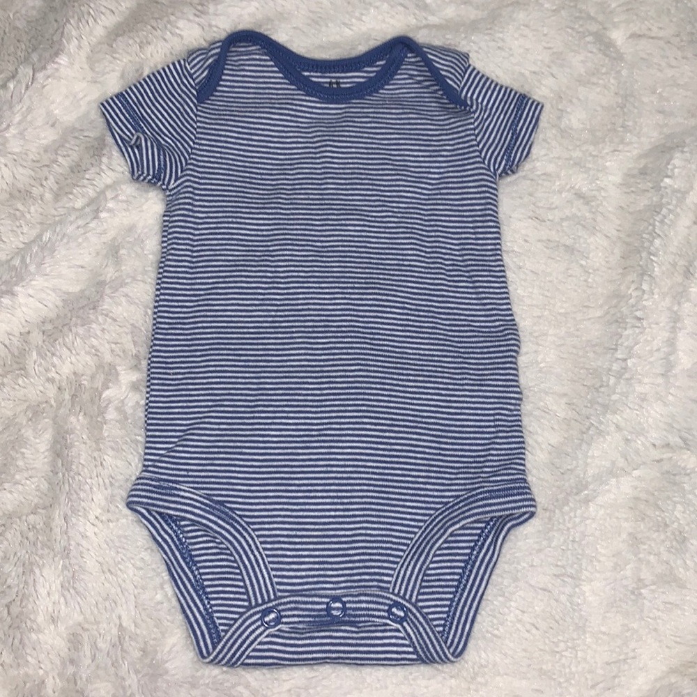 (3 for $10) Carter’s blue 3 month striped bodysuit baby boy clothing